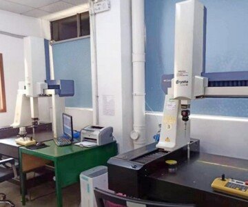 Mitutoyo fully automatic coordinate measuring machine