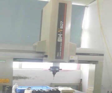 Mitutoyo Semi-Automatic Coordinate Measuring Instrument