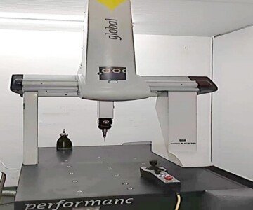 Fully automatic three-dimensional measuring instrument